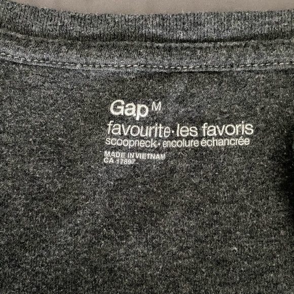 2 cap sleeve scoop neck basic t’s - Picture 2 of 2